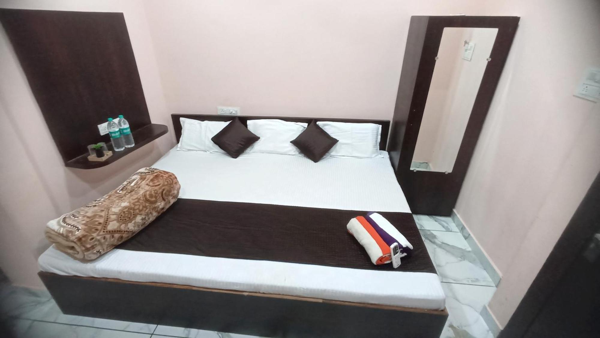 Hotel Shree Krishna Palace Ujjain Zewnętrze zdjęcie
