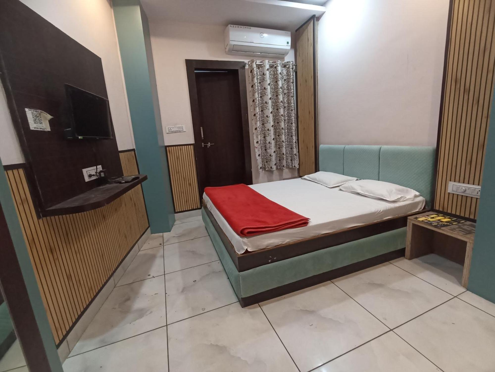 Hotel Shree Krishna Palace Ujjain Zewnętrze zdjęcie